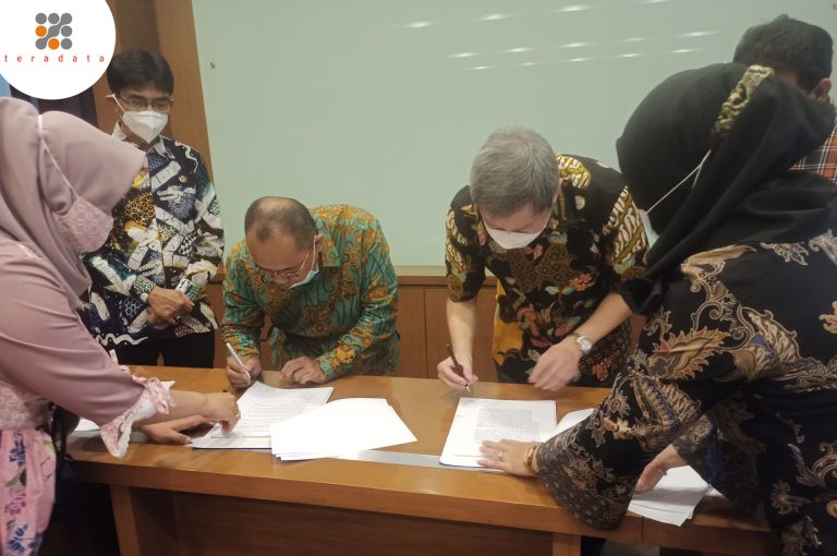 tanda tangan MOU oleh Bank Serang